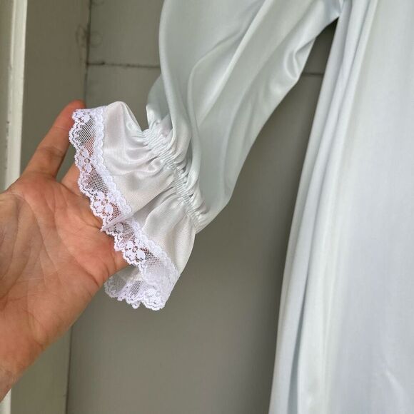 Vintage Miss Elaine Pale Blue Lace Robe Nightgown Sz M Cottagecore USA Made - Picture 4 of 10